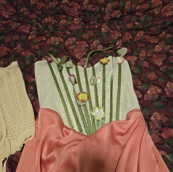 Lacemade Floral Tulip skirt dress - Picture 4 of 10